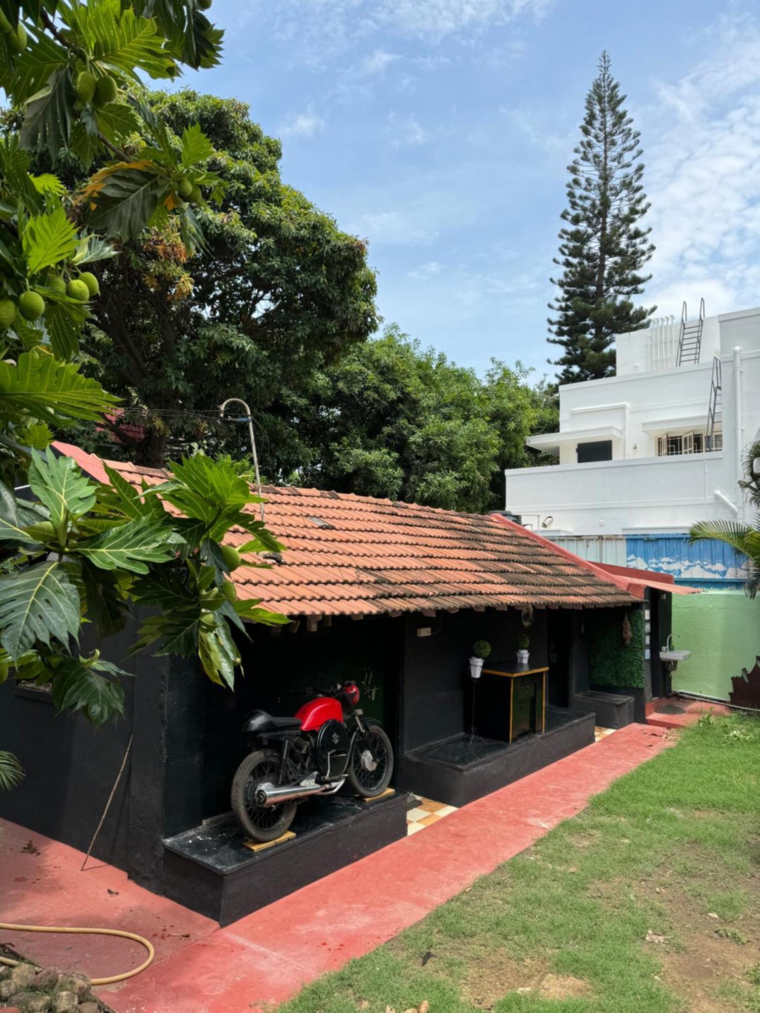 The Lazy Palm Shack Hotel Coimbatore Exterior photo